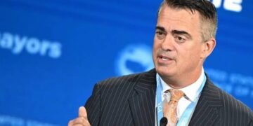 Daftar 10 CEO dengan Gaji Termahal Dunia Rick Smith Pimpin Daftar CEO Gaji Tertinggi 1 Daftar 10 CEO dengan Gaji Termahal Dunia Rick Smith Pimpin Daftar CEO Gaji Tertinggi