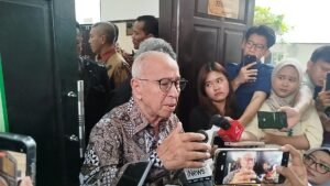 Hotman Paris Beserta Orang Tua Kandung Nadiem Dampingi Sidang Praperadilan Nadiem 15 IMG 20251003 153325